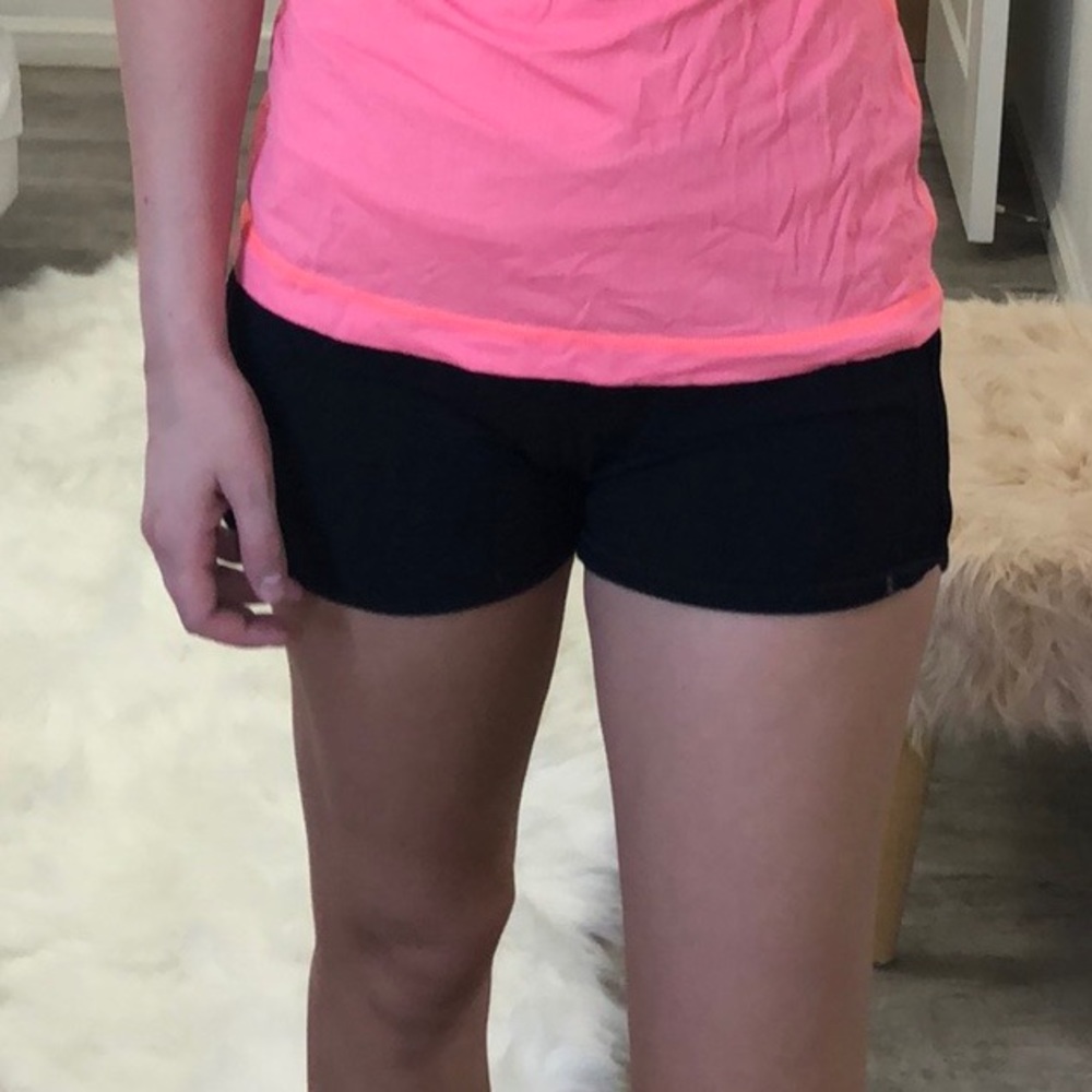 Black lulu wrap waist shorts! 💕